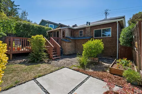 Exterior - 212 Sausalito St, Corte Madera, CA 94925 photo 3 of 6