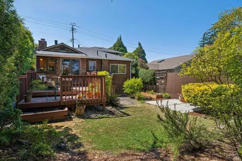 Exterior - 212 Sausalito St, Corte Madera, CA 94925 photo 4 of 6
