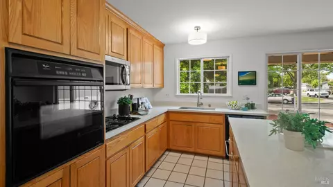 Kitchen - 2402 Gulf Dr, Fairfield, CA 94533 photo 3 of 4