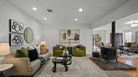 Living - 2402 Gulf Dr, Fairfield, CA 94533 photo 1 of 7