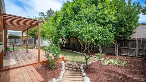 Exterior - 2402 Gulf Dr, Fairfield, CA 94533 photo 8 of 15