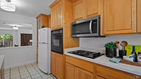 Kitchen - 2402 Gulf Dr, Fairfield, CA 94533 photo 2 of 4
