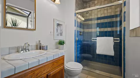 Bath - 2402 Gulf Dr, Fairfield, CA 94533 photo 2 of 4