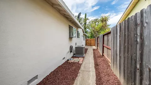 Exterior - 2402 Gulf Dr, Fairfield, CA 94533 photo 13 of 15