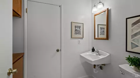 Bath - 2402 Gulf Dr, Fairfield, CA 94533 photo 1 of 4