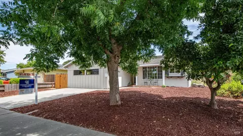 Exterior - 2402 Gulf Dr, Fairfield, CA 94533 photo 14 of 15