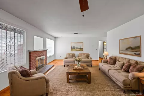 Living - 746 Tobin Dr W, Vallejo, CA 94589 photo 4 of 9
