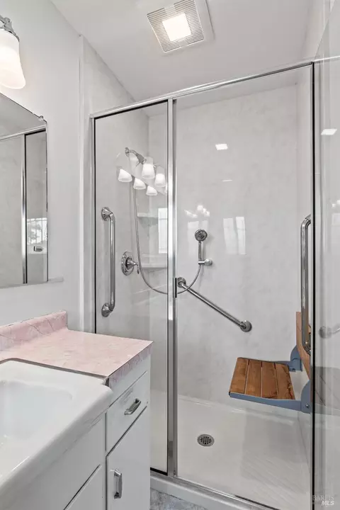 Bath - 746 Tobin Dr W, Vallejo, CA 94589 photo 3 of 4