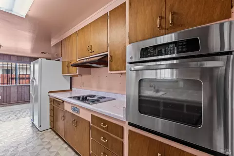 Kitchen - 746 Tobin Dr W, Vallejo, CA 94589 photo 6 of 6