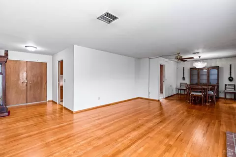 Living - 746 Tobin Dr W, Vallejo, CA 94589 photo 6 of 9