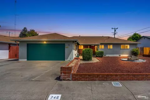 Exterior - 746 Tobin Dr W, Vallejo, CA 94589 photo 2 of 15