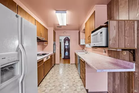 Kitchen - 746 Tobin Dr W, Vallejo, CA 94589 photo 1 of 6