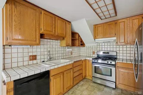 Kitchen - 26 Circle Ave, Mill Valley, CA 94941 photo 1 of 3