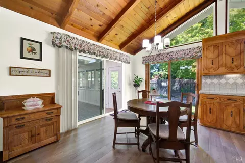 Dining - 560 Werner Way, Vacaville, CA 95688 photo 5 of 7