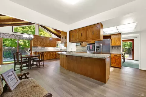 Kitchen - 560 Werner Way, Vacaville, CA 95688 photo 2 of 11