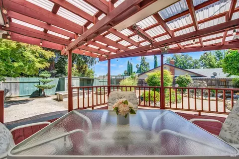 Exterior - 560 Werner Way, Vacaville, CA 95688 photo 13 of 27