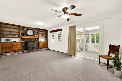 Living - 560 Werner Way, Vacaville, CA 95688 photo 5 of 9