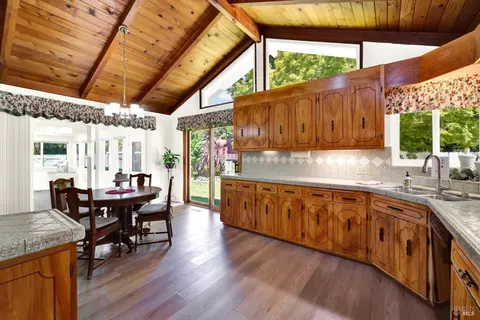 Kitchen - 560 Werner Way, Vacaville, CA 95688 photo 8 of 11