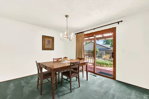 Dining - 560 Werner Way, Vacaville, CA 95688 photo 2 of 7