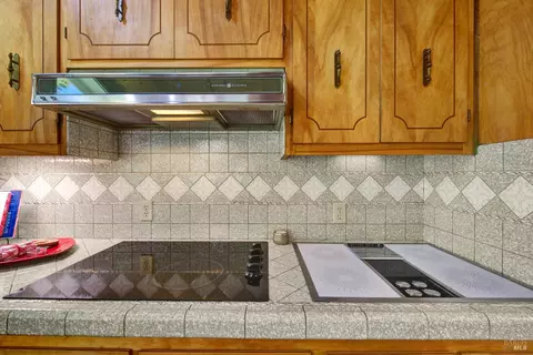 Kitchen - 560 Werner Way, Vacaville, CA 95688 photo 10 of 11