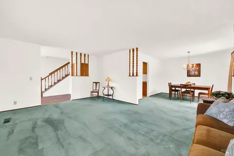Living - 560 Werner Way, Vacaville, CA 95688 photo 3 of 9