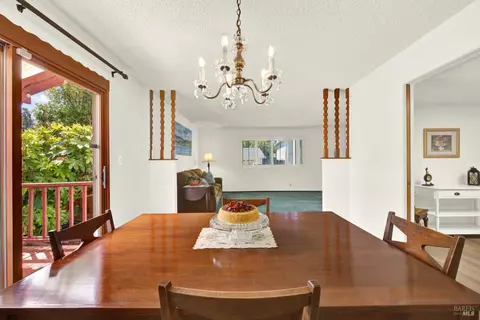 Dining - 560 Werner Way, Vacaville, CA 95688 photo 4 of 7