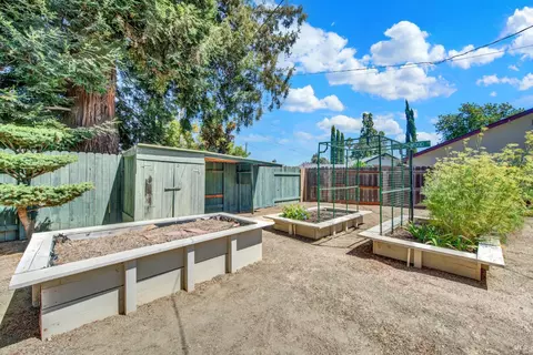 Exterior - 560 Werner Way, Vacaville, CA 95688 photo 20 of 27