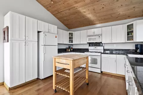 Kitchen - 226 White Tail, The Sea Ranch, CA 95497 photo 4 of 5