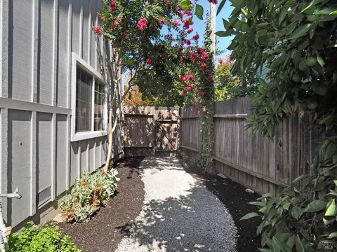 Exterior - 79 Bosch St, Geyserville, CA 95441 photo 13 of 22