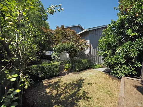 Exterior - 79 Bosch St, Geyserville, CA 95441 photo 12 of 22