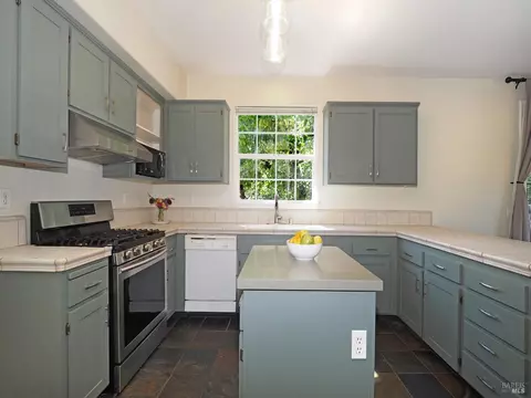 Kitchen - 79 Bosch St, Geyserville, CA 95441 photo 2 of 2