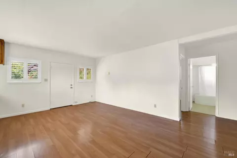 Living - 21 Jacks Ln, Napa, CA 94558 photo 8 of 12