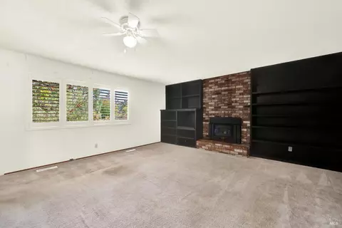 Living - 21 Jacks Ln, Napa, CA 94558 photo 3 of 12