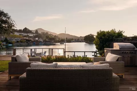 View/Area - 46 Birch Ave, Corte Madera, CA 94925 photo 1 of 2