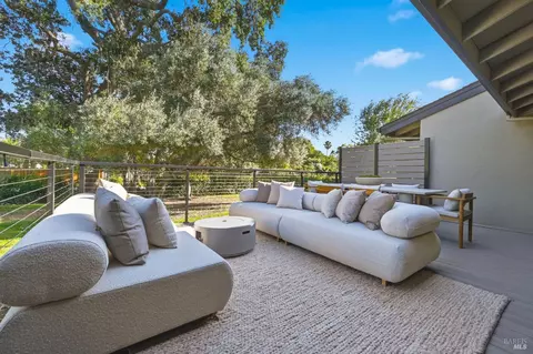 114 Vineyard Cir, Yountville, CA 94599