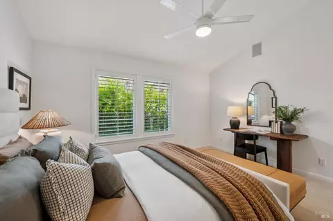 Bedroom - 8 Saba Ln, Tiburon, CA 94920 photo 4 of 6