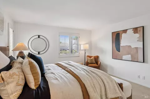 Bedroom - 8 Saba Ln, Tiburon, CA 94920 photo 2 of 6