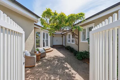 Exterior - 8 Saba Ln, Tiburon, CA 94920 photo 3 of 6