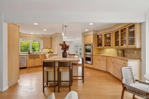 Kitchen - 8 Saba Ln, Tiburon, CA 94920 photo 2 of 5