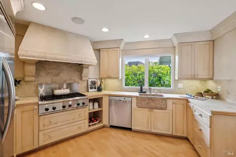 Kitchen - 8 Saba Ln, Tiburon, CA 94920 photo 5 of 5