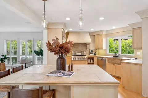 Kitchen - 8 Saba Ln, Tiburon, CA 94920 photo 4 of 5