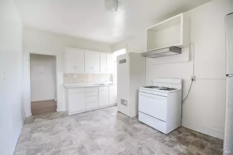 Kitchen - 734 Florida St, Vallejo, CA 94590 photo 3 of 6