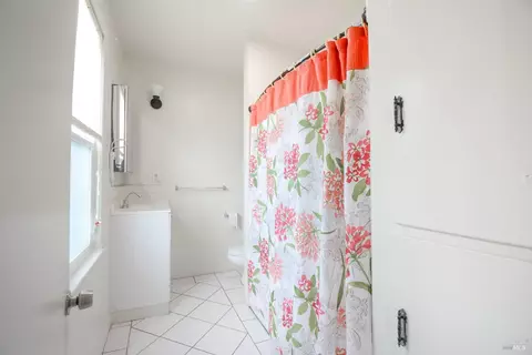Bath - 734 Florida St, Vallejo, CA 94590 photo 2 of 2