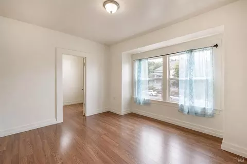 Living - 734 Florida St, Vallejo, CA 94590 photo 3 of 5