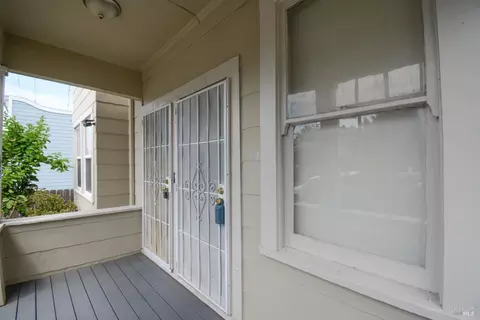 Exterior - 734 Florida St, Vallejo, CA 94590 photo 4 of 9
