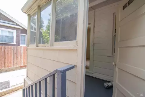 Exterior - 734 Florida St, Vallejo, CA 94590 photo 5 of 9
