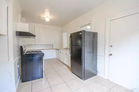 Kitchen - 734 Florida St, Vallejo, CA 94590 photo 5 of 6
