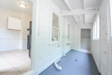 Entry Way - 734 Florida St, Vallejo, CA 94590 photo 3 of 4