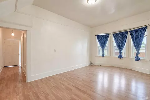 Living - 734 Florida St, Vallejo, CA 94590 photo 1 of 5