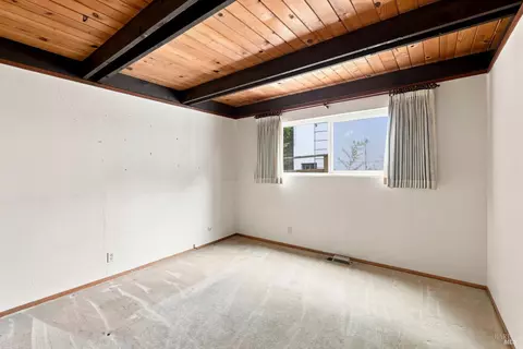 Bedroom - 721 Cabin Dr, Mill Valley, CA 94941 photo 1 of 4